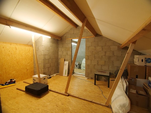 Foto - Te koop: Vrijstaande woning uit 1990 in Vaals met hoogwaardige afwerking, voldoende ruimten, garage en tuin op een ruim perceel